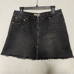 Free People Black Denim Mini Skirt Size 31 Fray Cut Off Zip Front